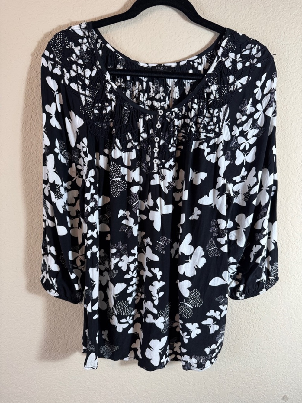 TALBOTS Black and White Peasant Top With Butterfly‎ Pattern, Size Large Petite